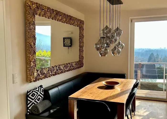 Traumhaus Mit Herrlichem Blick Ueber Vakantiehuis