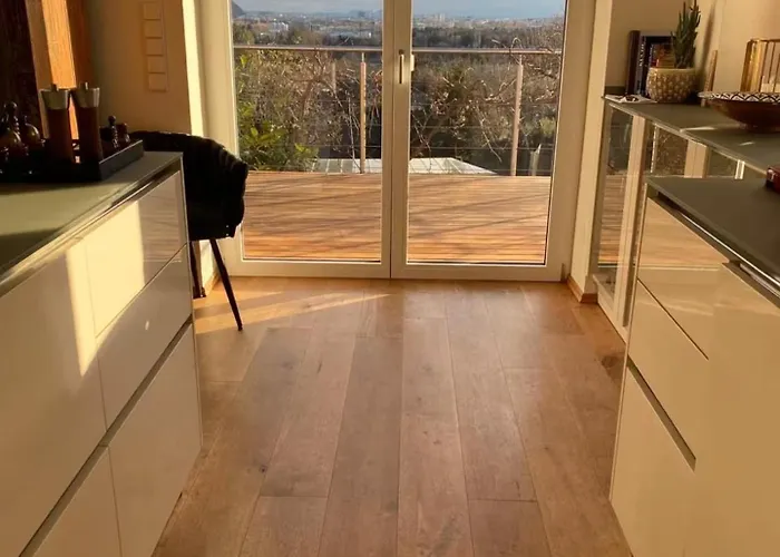 Traumhaus Mit Herrlichem Blick Ueber Vakantiehuis