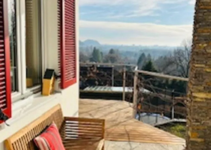 Traumhaus Mit Herrlichem Blick Ueber Vakantiehuis